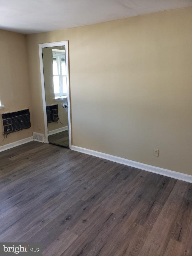 208 Marks Avenue photo 14