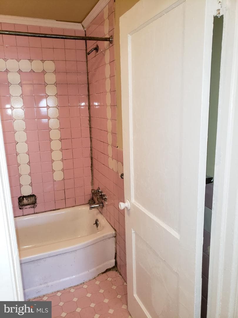 208 Marks Avenue photo 15