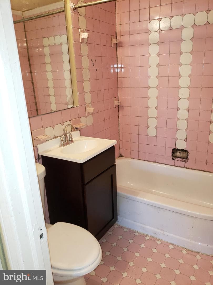 208 Marks Avenue photo 16