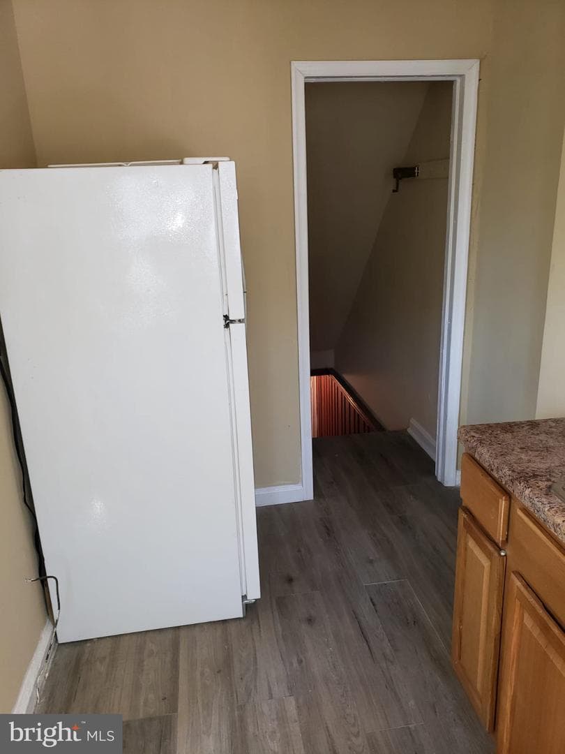 208 Marks Avenue photo 2