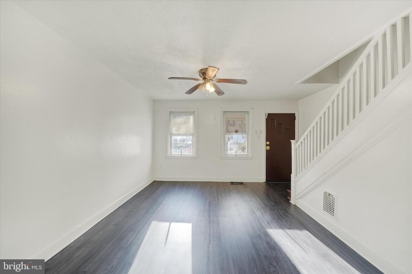 1133 Clover Lane photo 3