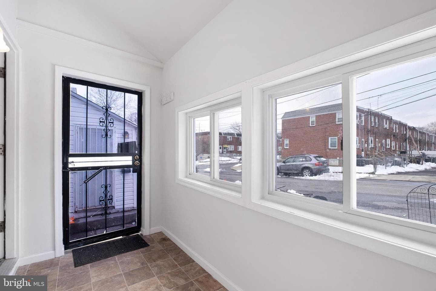 403 S 6th Street photo 4