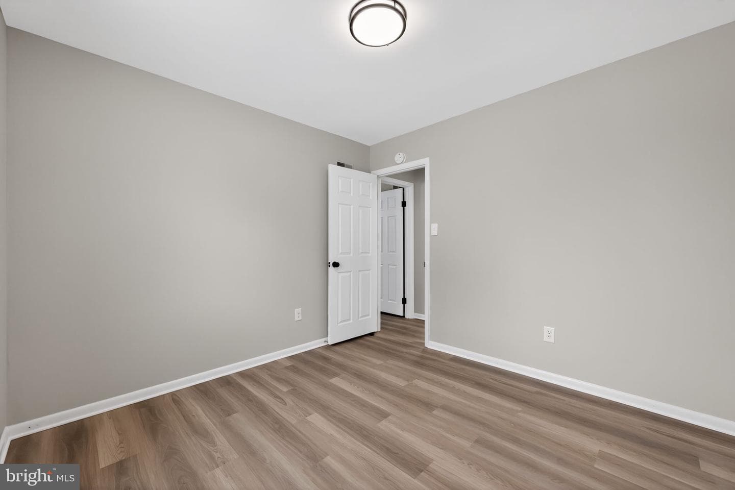 9 Maise Avenue photo 18