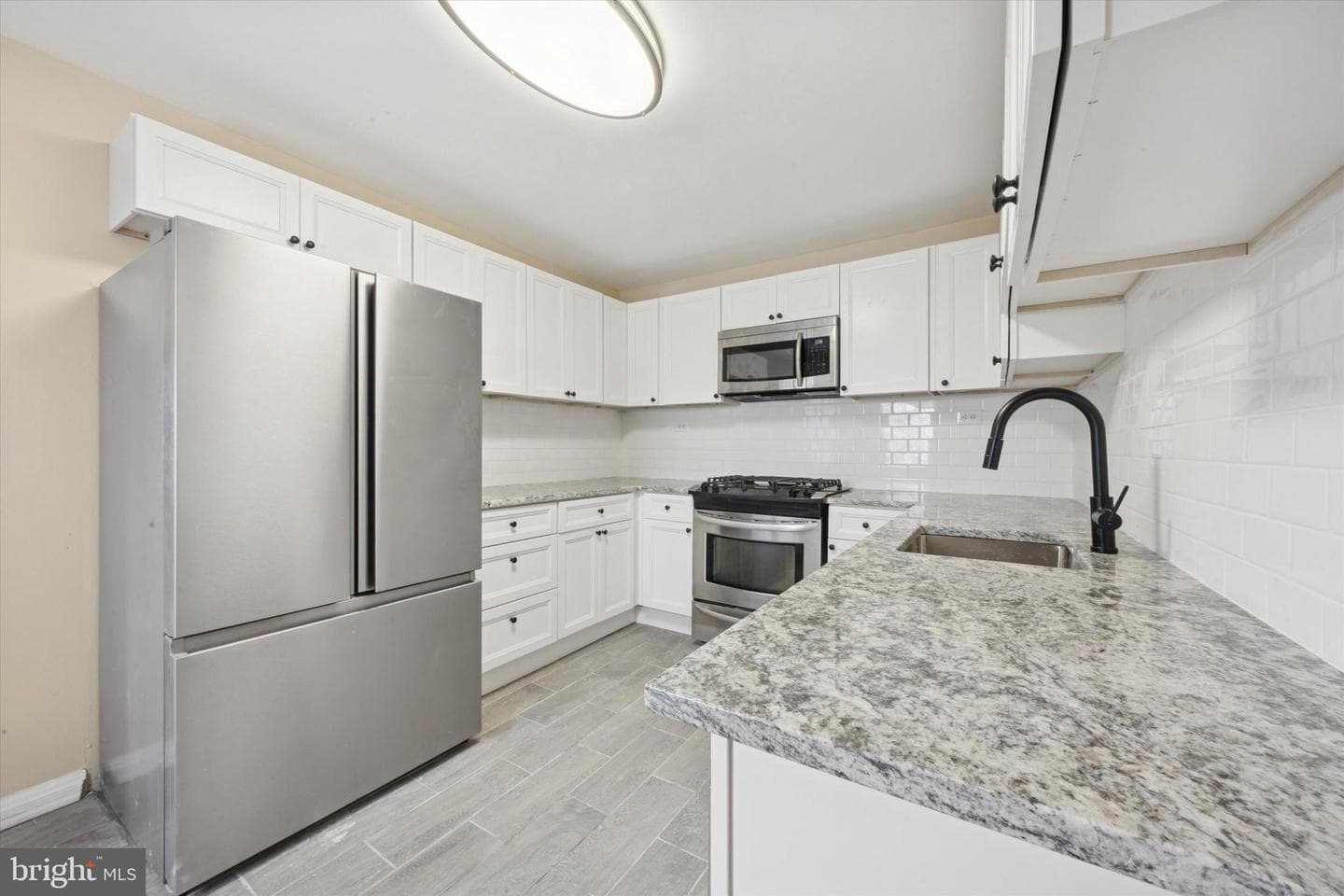 45 S Sycamore Avenue photo 8