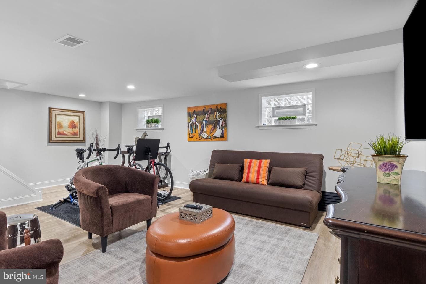 831 Stanbridge Road photo 38