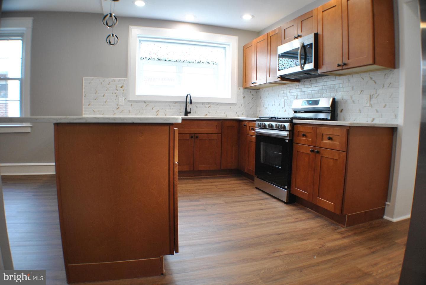 125 E Avon Road photo 10