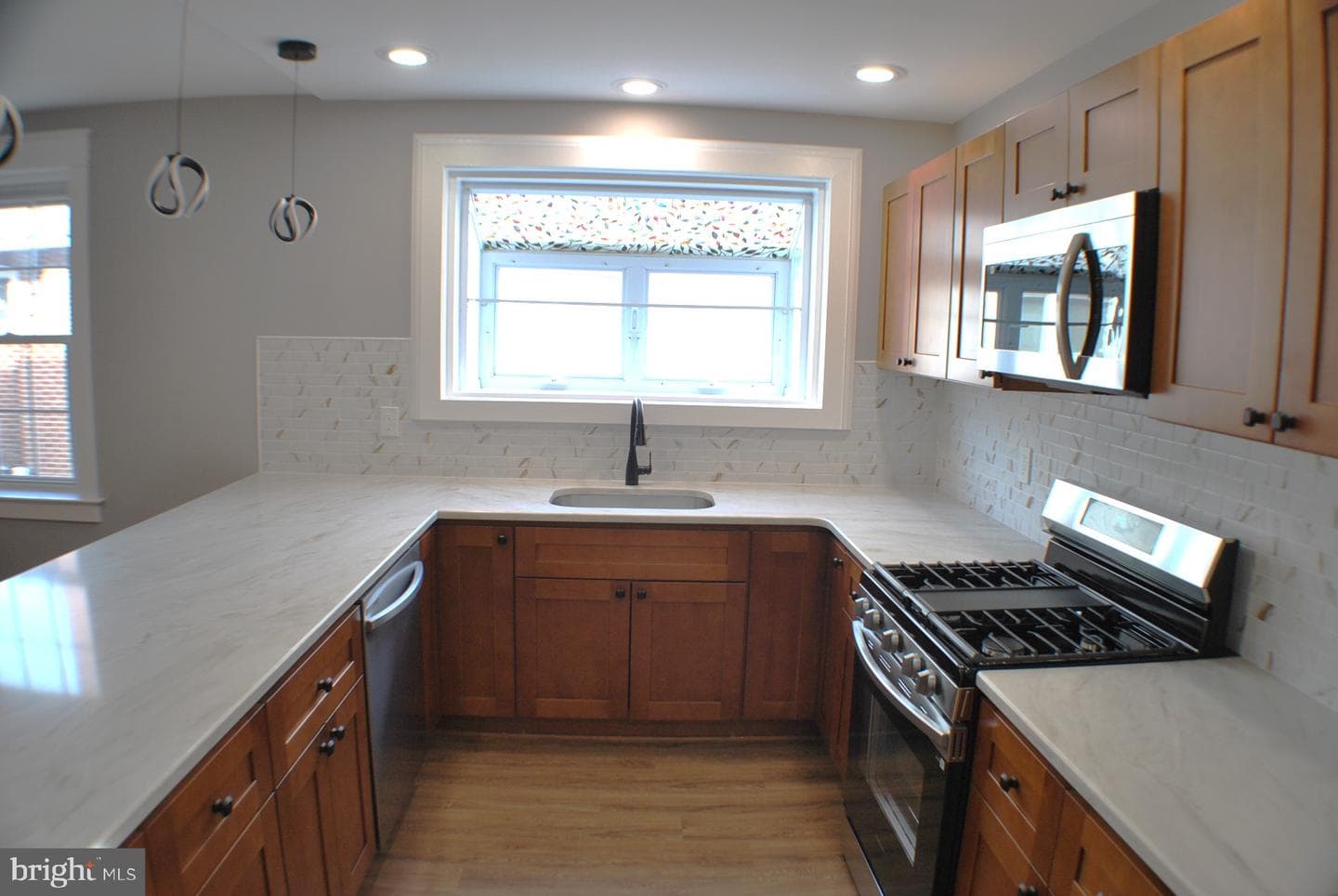 125 E Avon Road photo 12