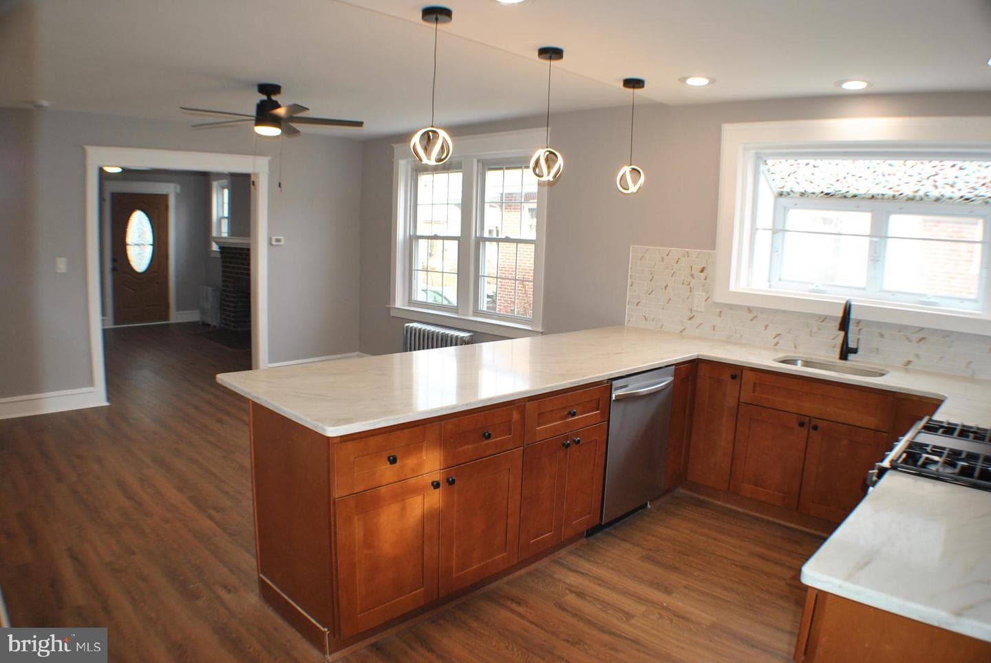 125 E Avon Road photo 9