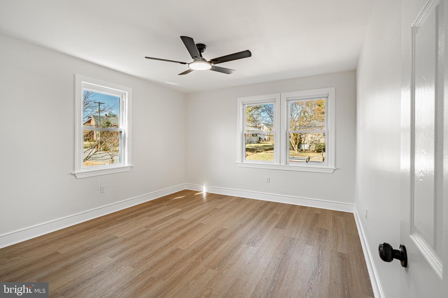 700 E Ridley Avenue photo 21