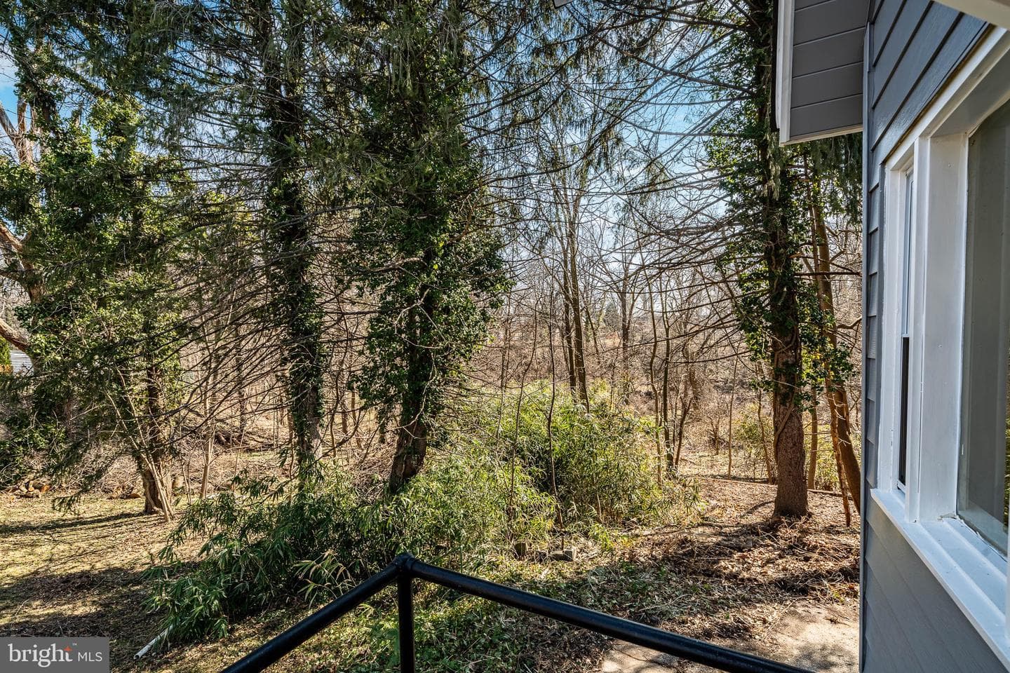 700 E Ridley Avenue photo 38