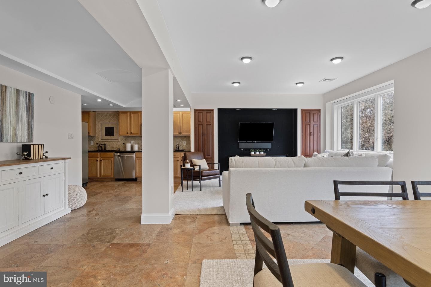 525 N Swarthmore Avenue photo 42