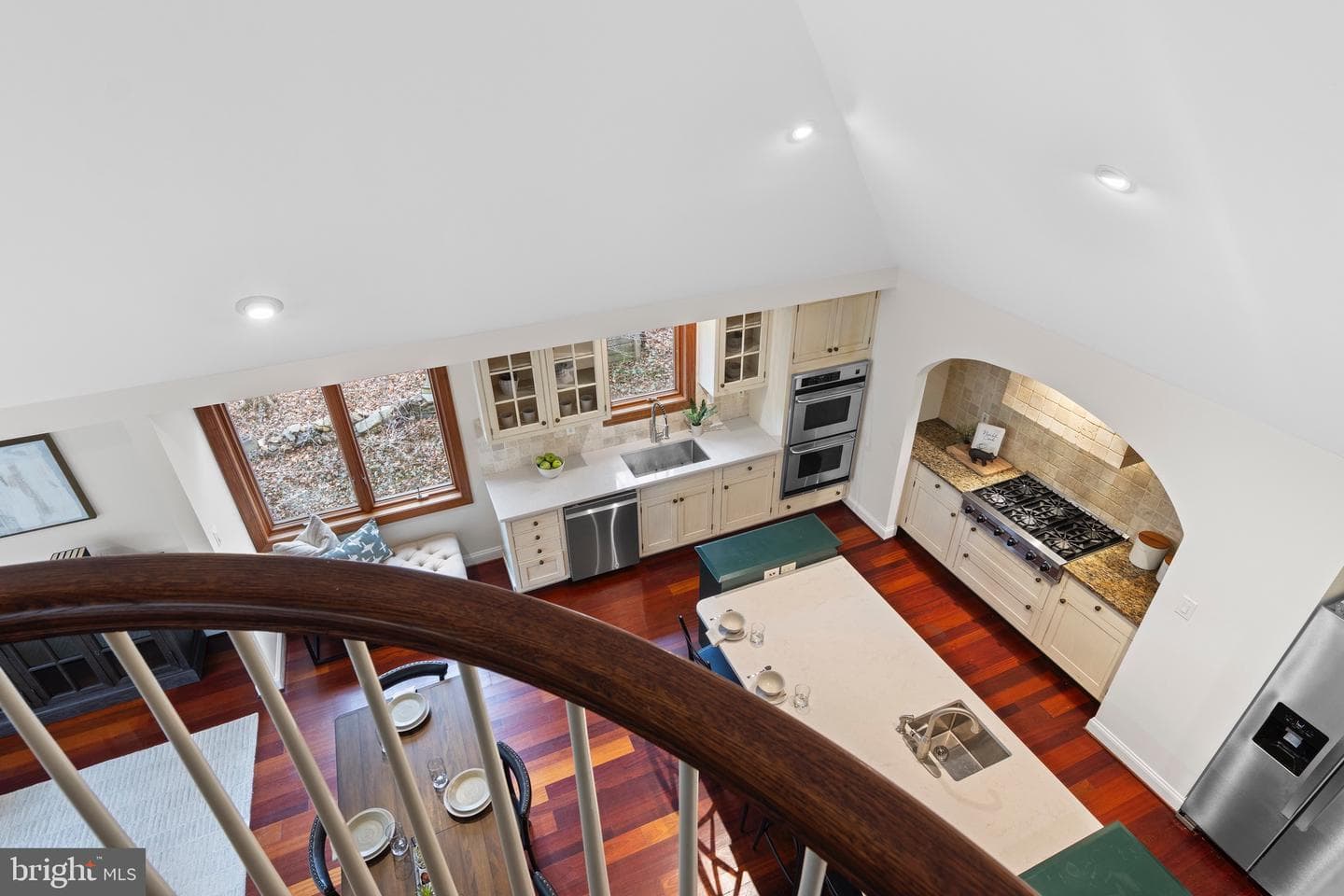 525 N Swarthmore Avenue photo 50