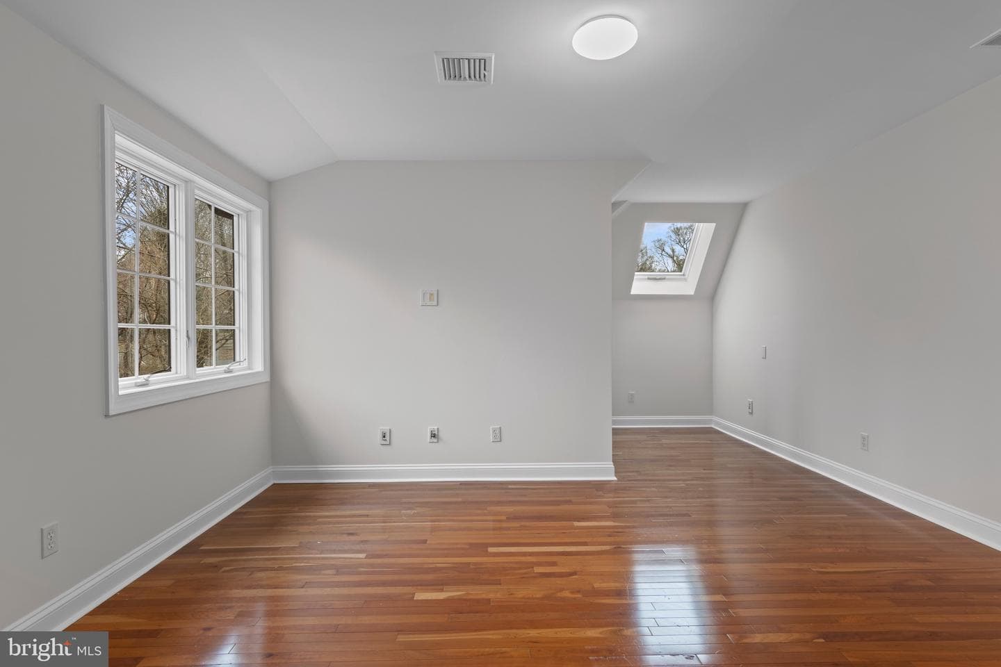 525 N Swarthmore Avenue photo 51