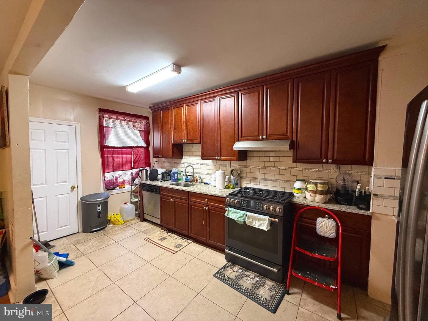 212 N Maple Avenue photo 4