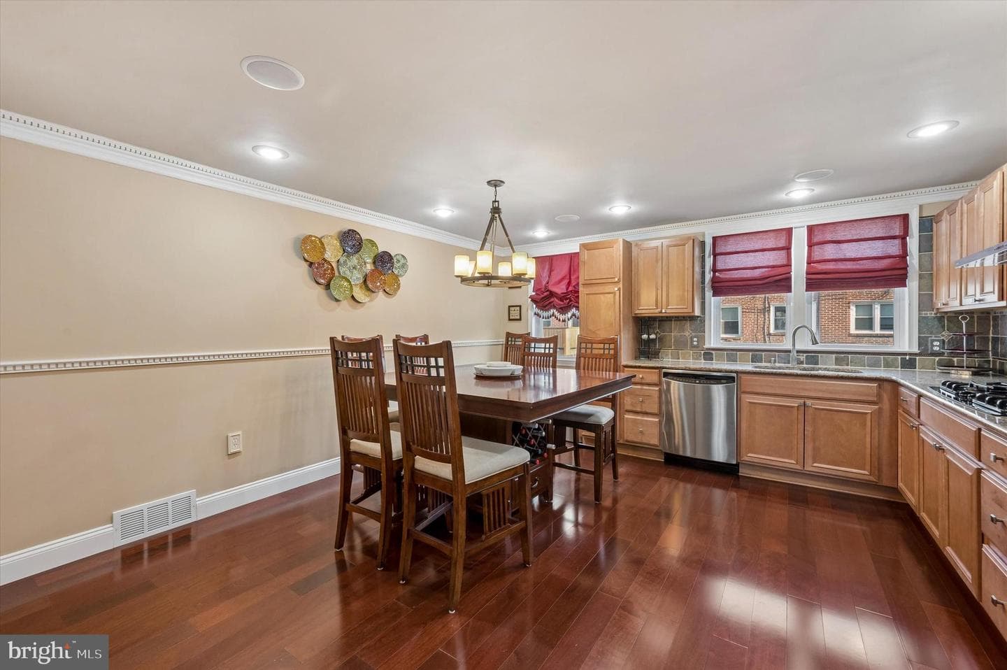 412 Rively Avenue photo 7