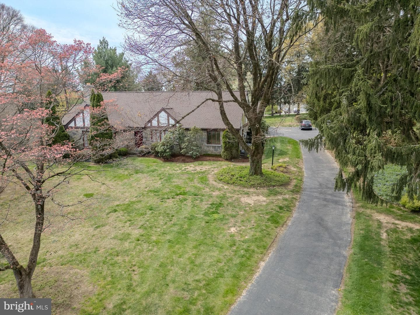 153 W Rose Valley Road photo 3