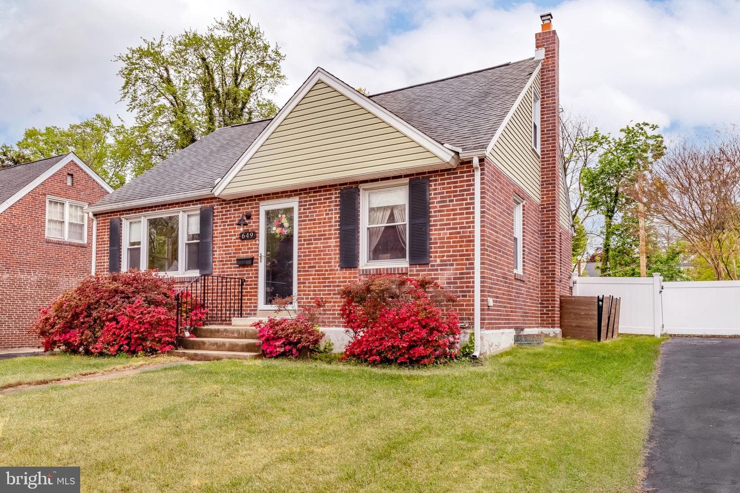 649 Washington Avenue photo 2