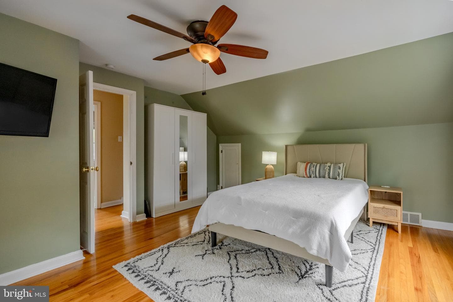 649 Washington Avenue photo 30