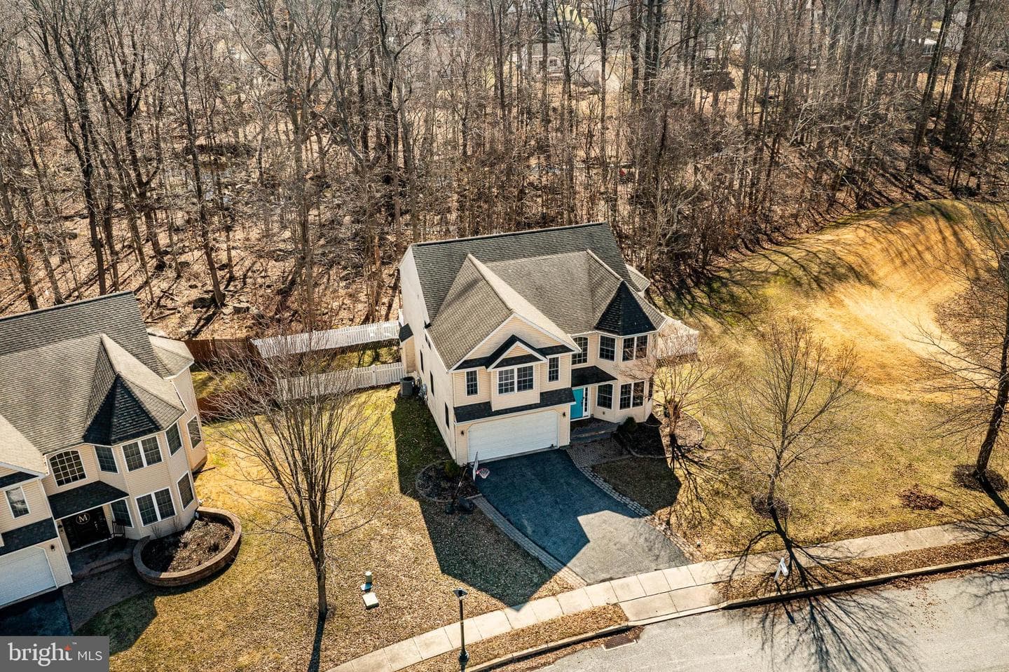 107 Luzak Street photo 2