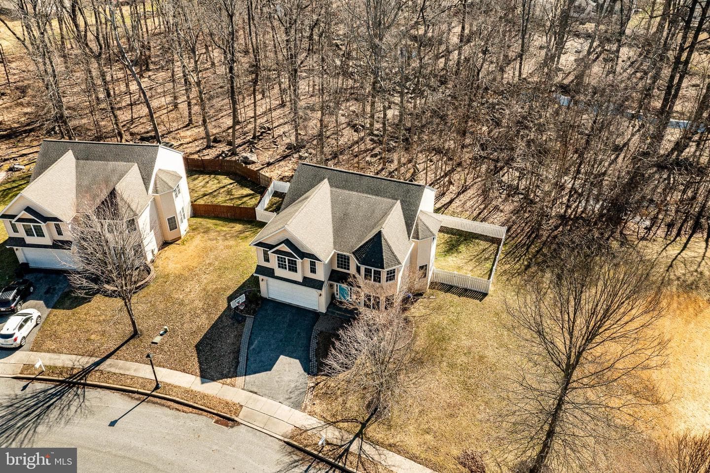 107 Luzak Street photo 4