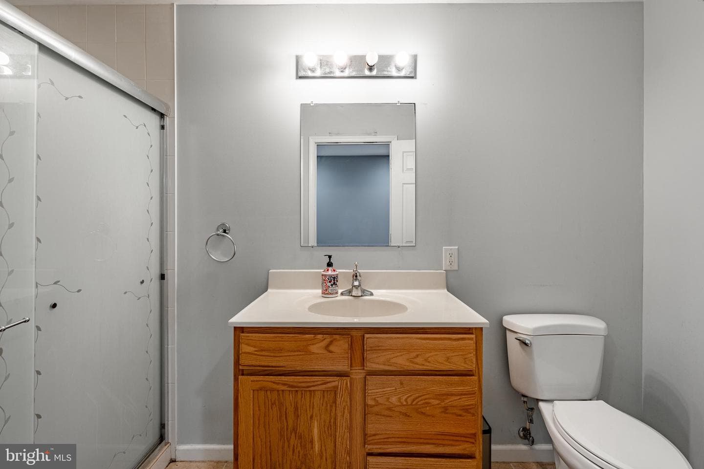 107 Luzak Street photo 49
