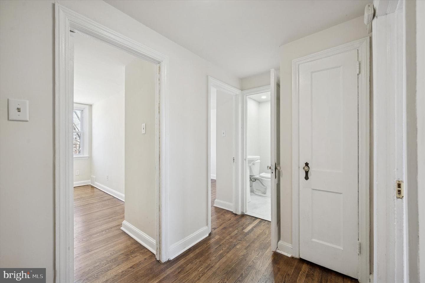 225 N Bishop photo 15
