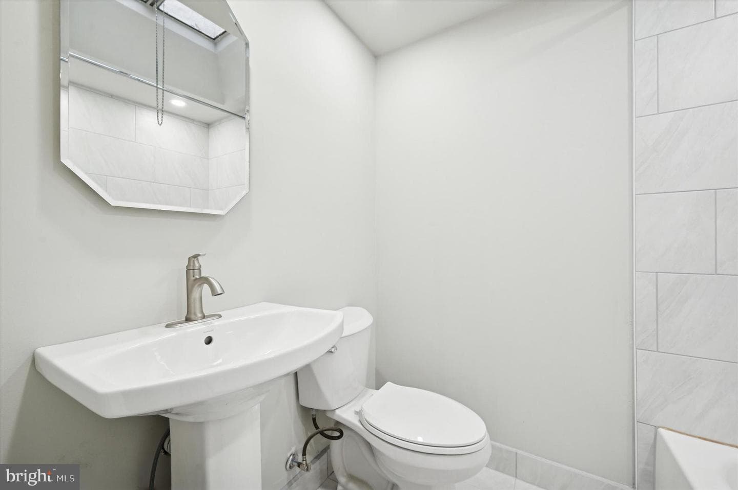 225 N Bishop photo 18
