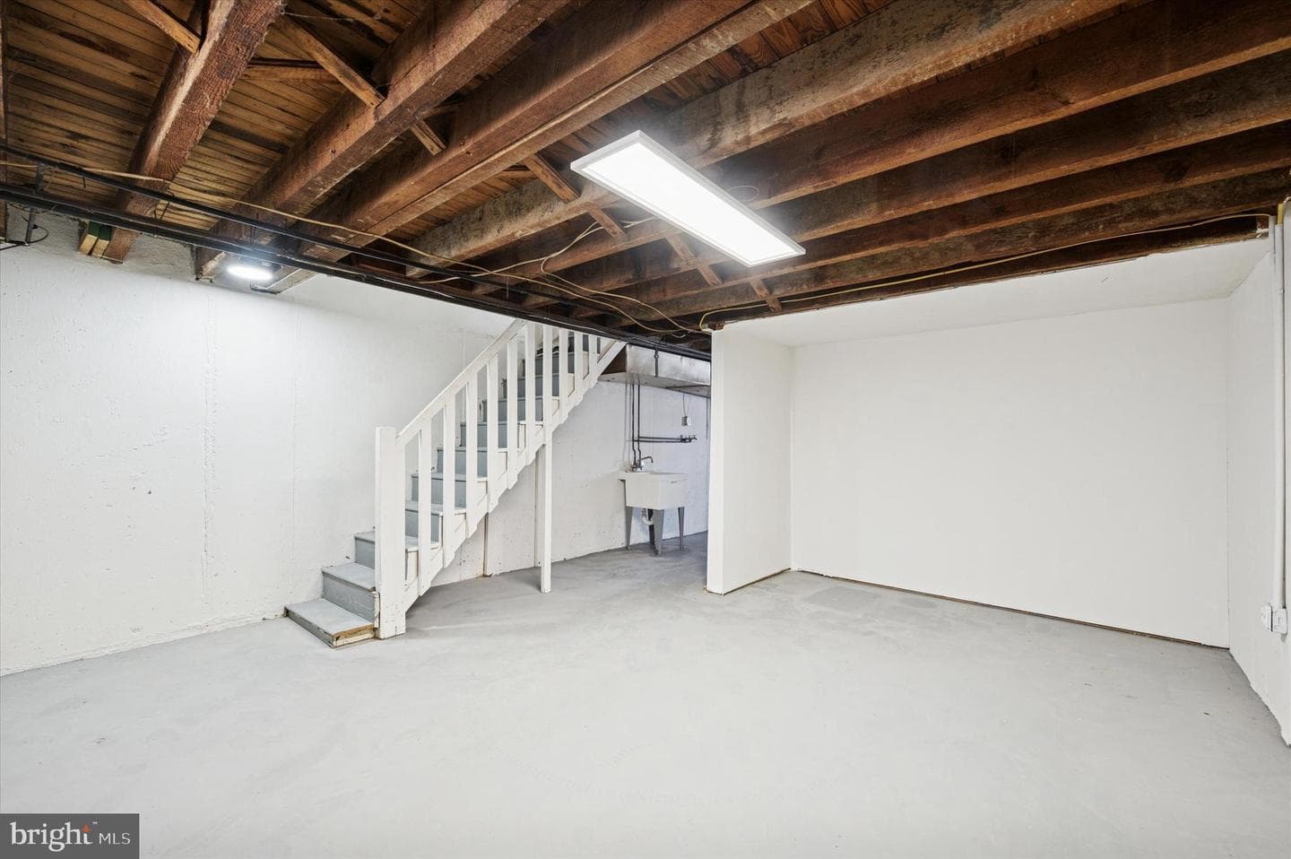 225 N Bishop photo 21