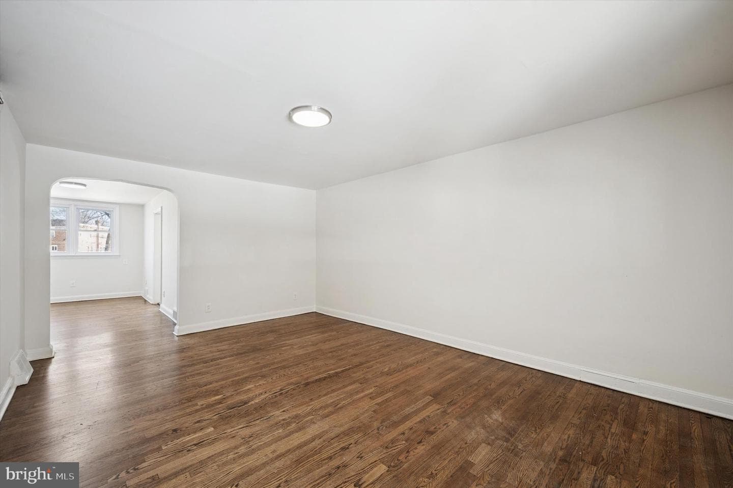 225 N Bishop photo 4