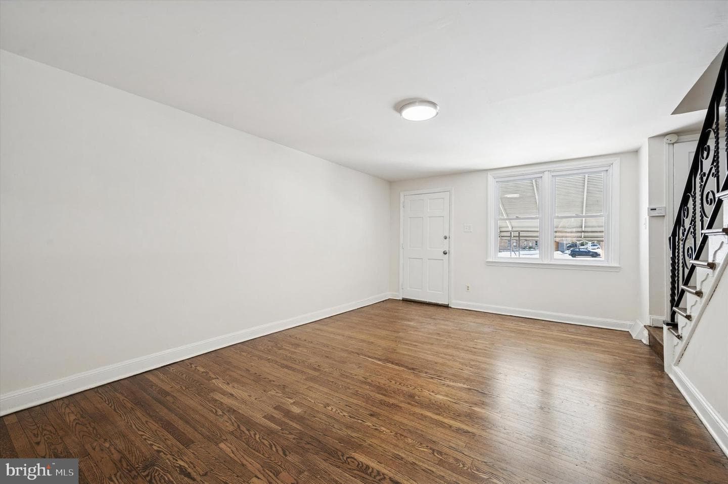 225 N Bishop photo 6