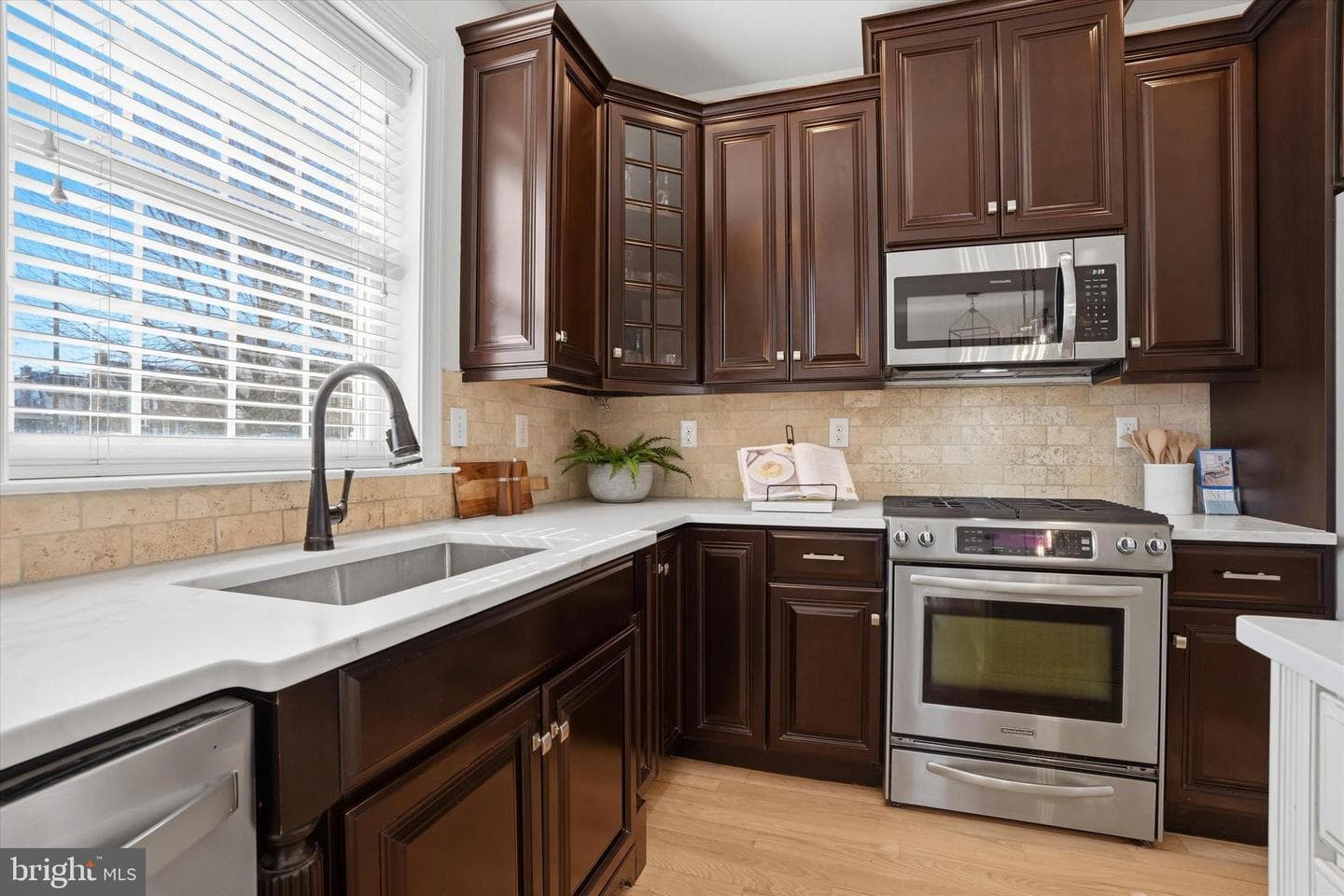 15 E Mercer Avenue photo 32
