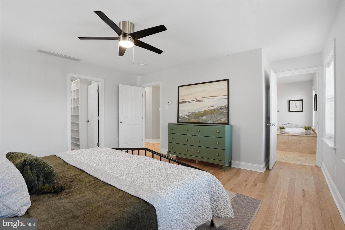 15 E Mercer Avenue photo 41