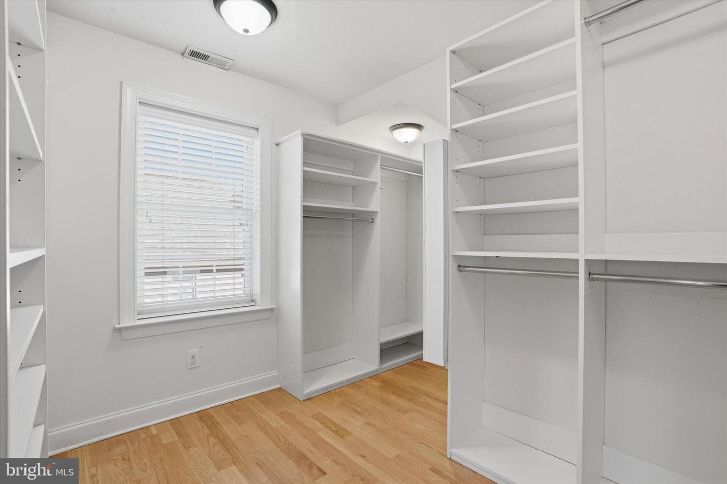 15 E Mercer Avenue photo 42