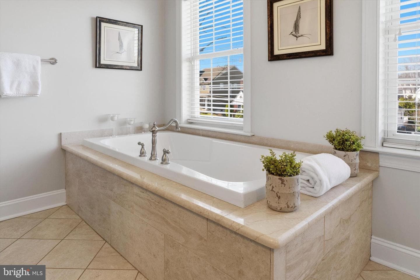 15 E Mercer Avenue photo 44