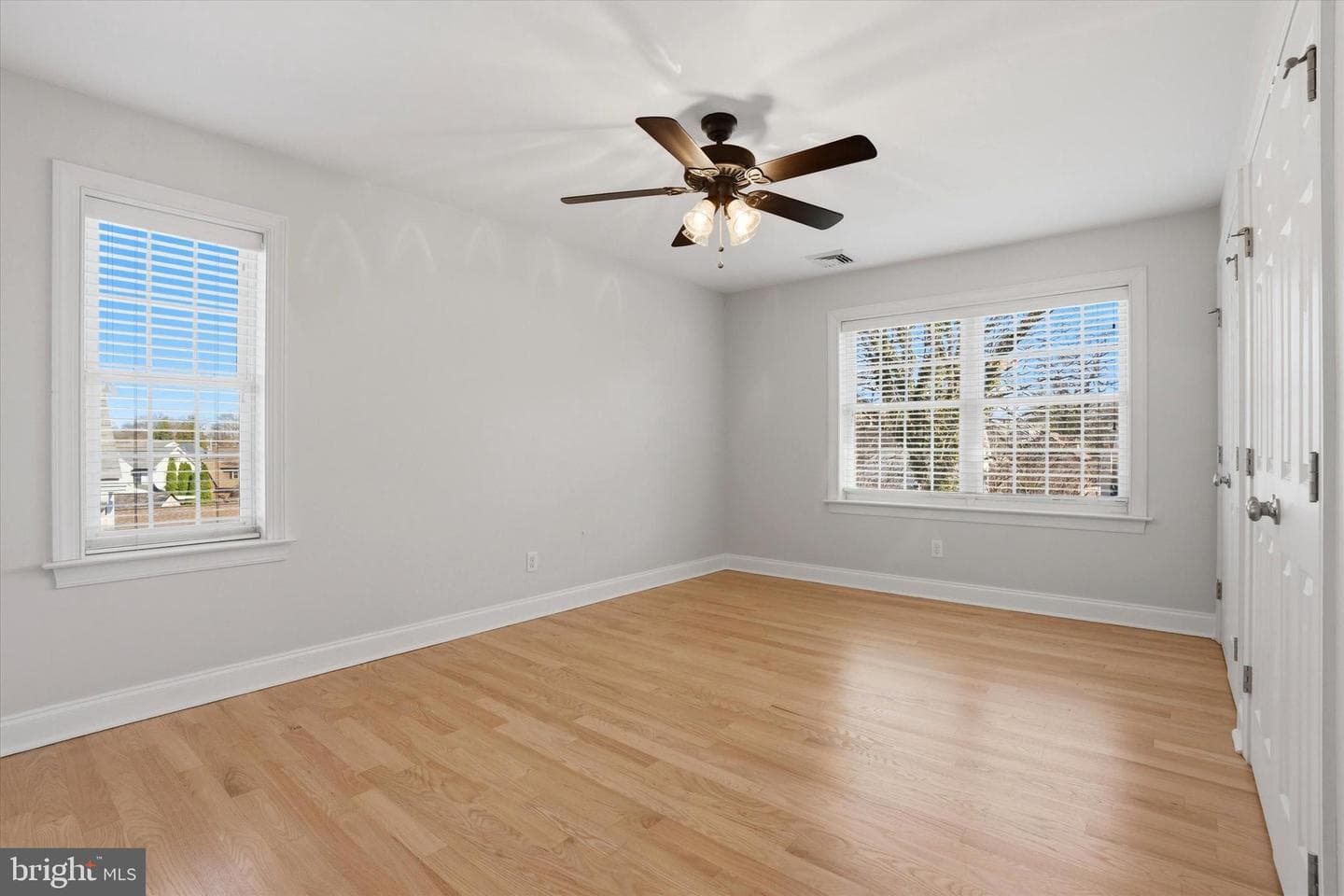 15 E Mercer Avenue photo 50