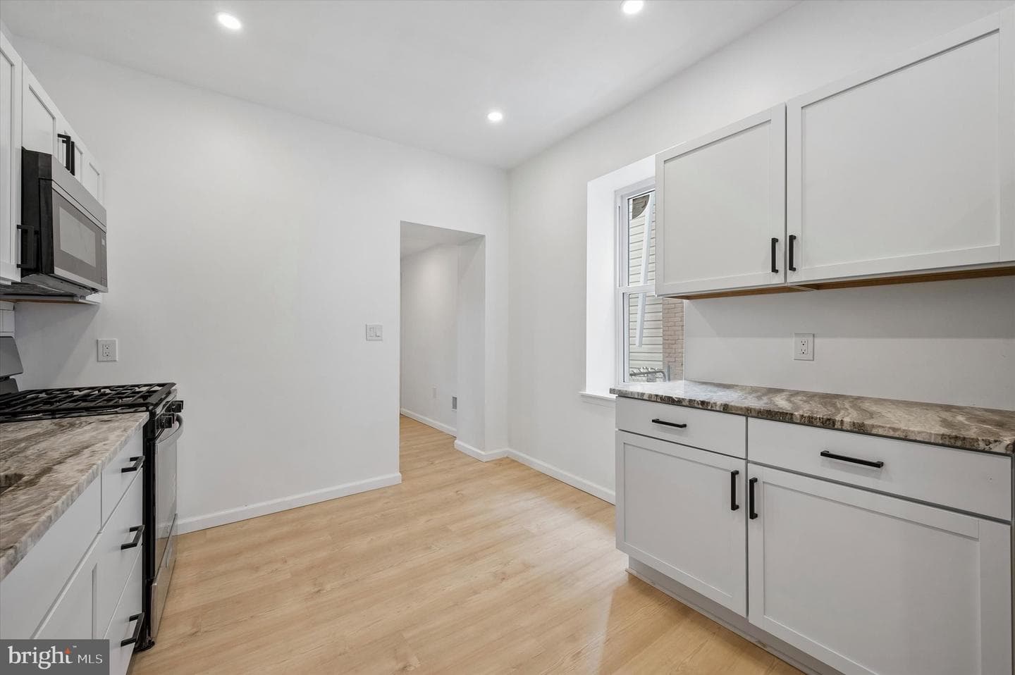 12 Greenway Avenue photo 11