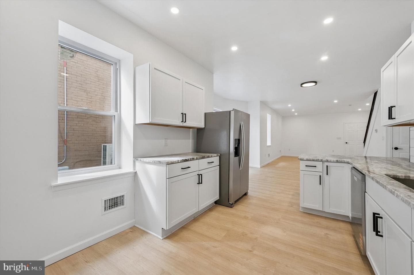 12 Greenway Avenue photo 13