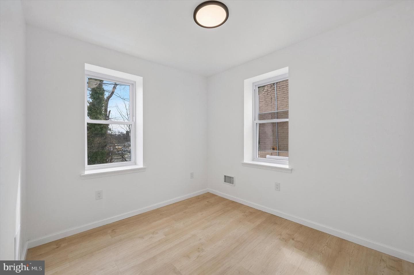 12 Greenway Avenue photo 16
