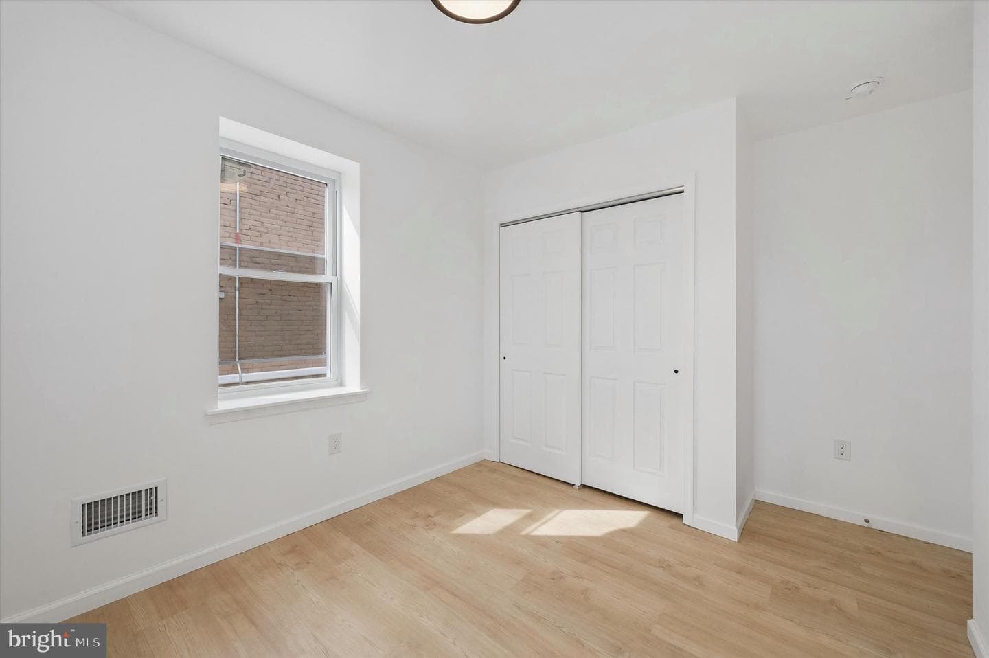 12 Greenway Avenue photo 17