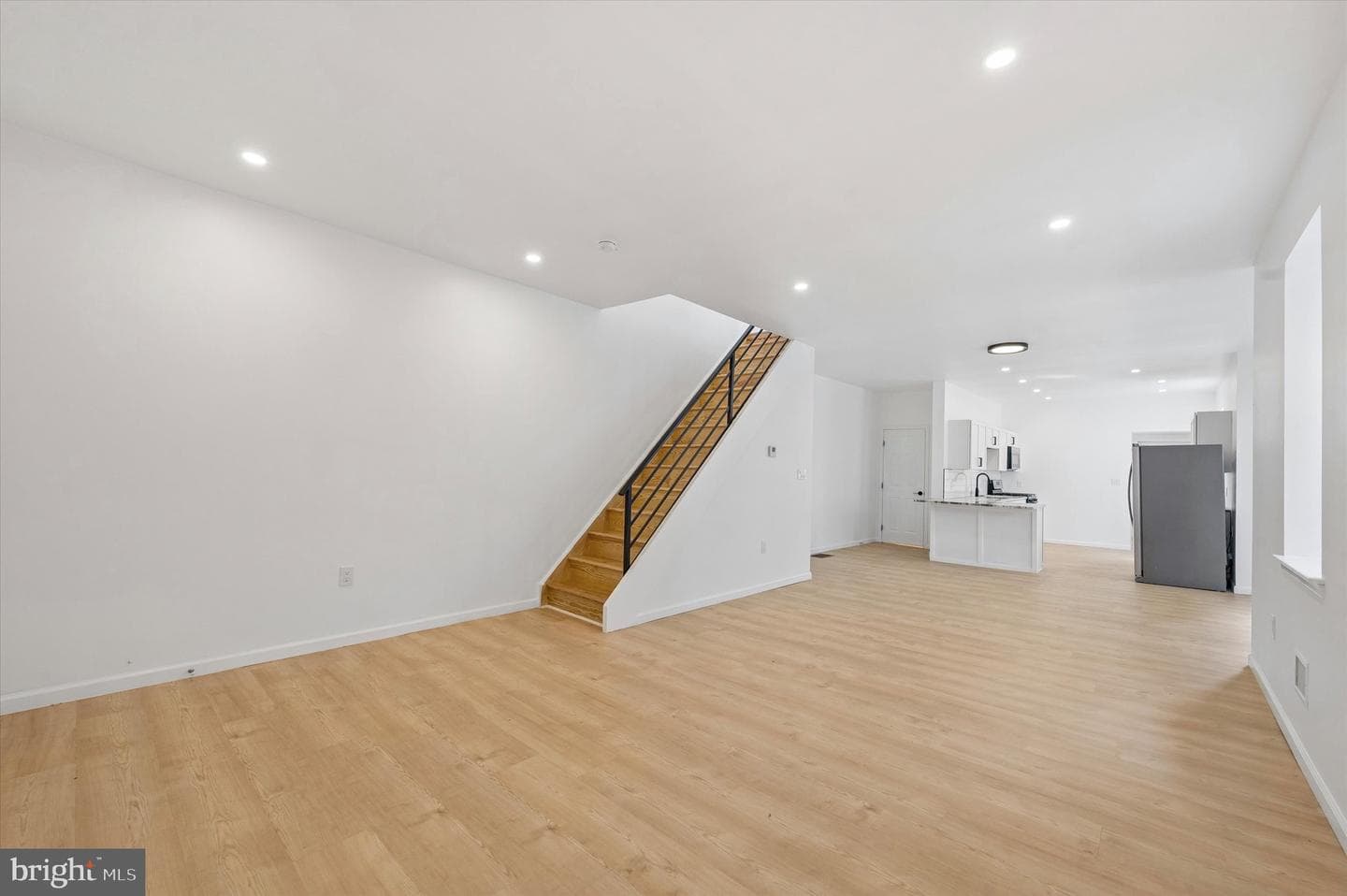 12 Greenway Avenue photo 4