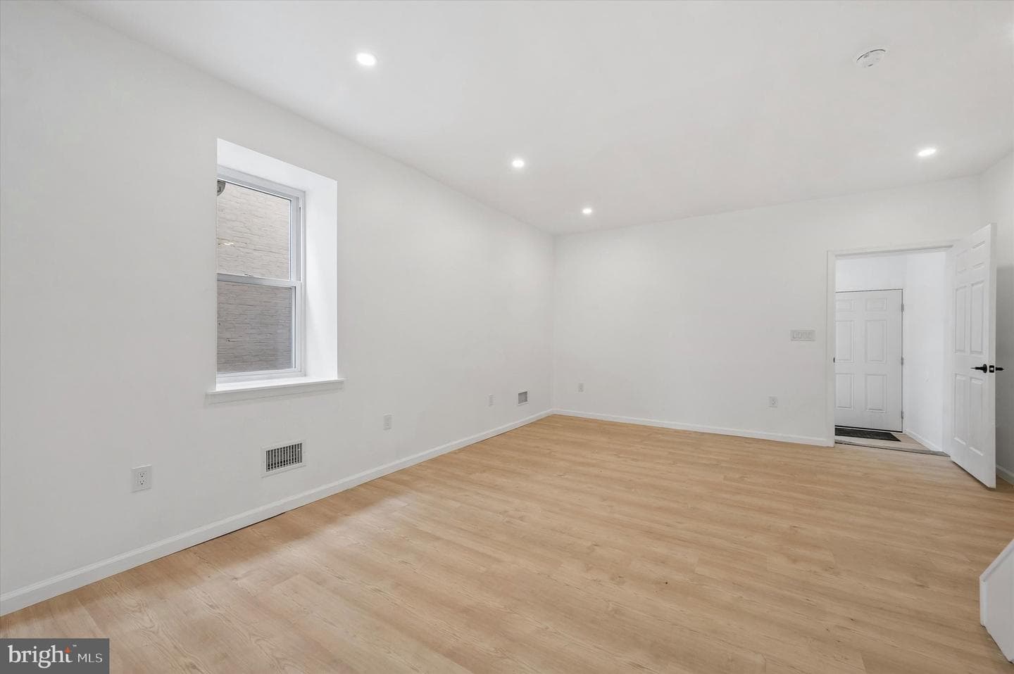 12 Greenway Avenue photo 5
