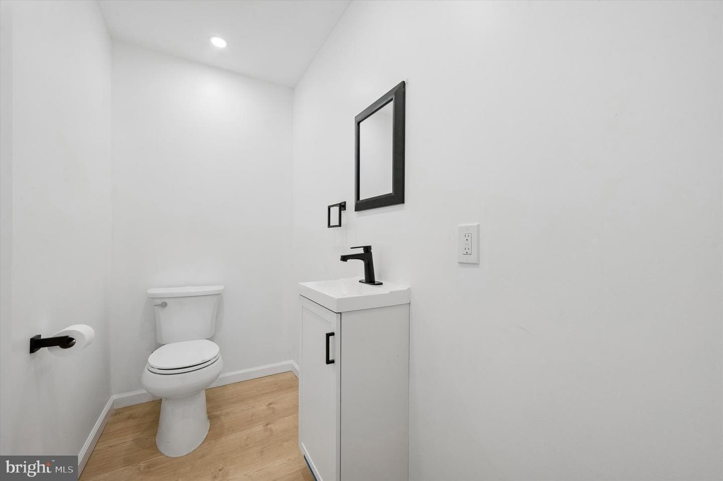 12 Greenway Avenue photo 9