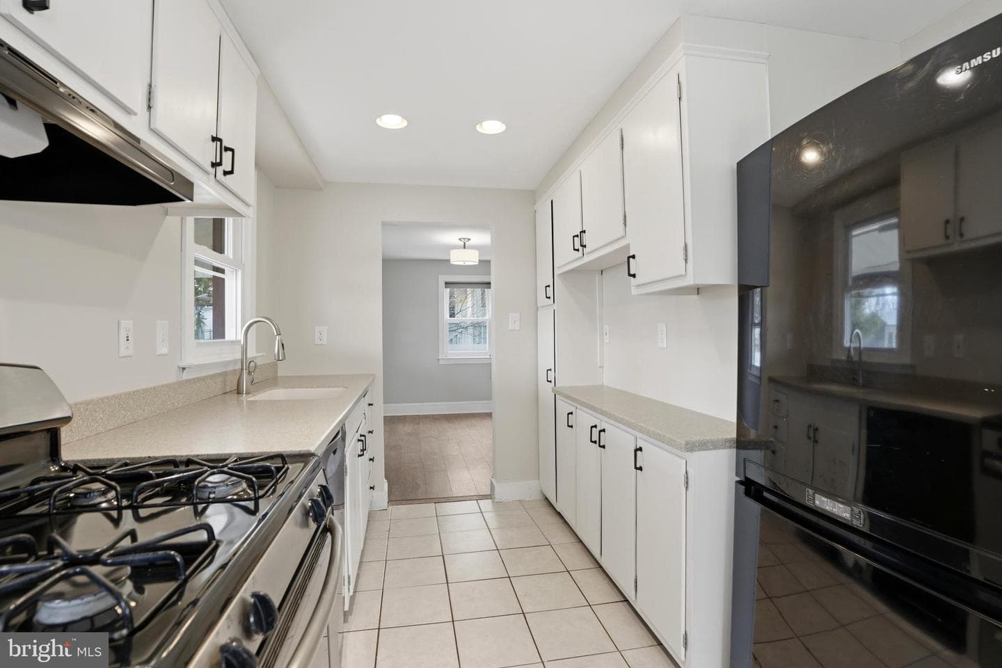 78 Seward Lane photo 8