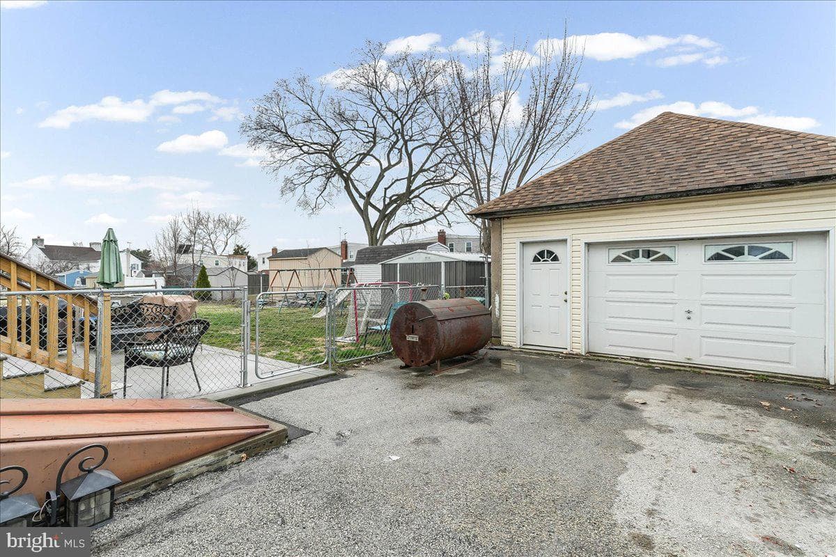 251 Kossuth Avenue photo 27