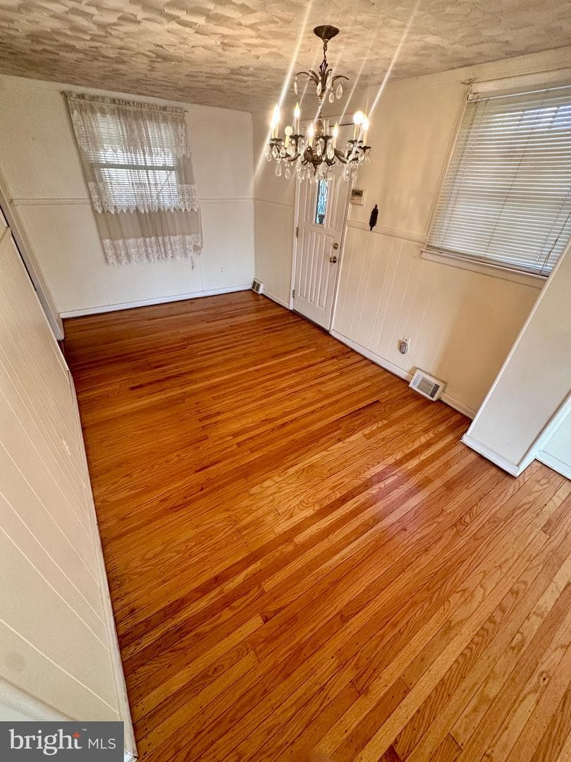 201 Emerald Lane photo 7