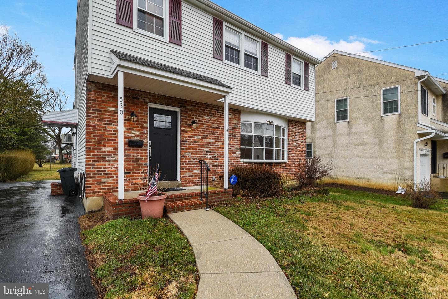 530 Grand Avenue photo 2