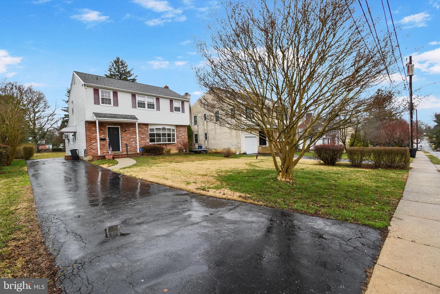 530 Grand Avenue photo 3