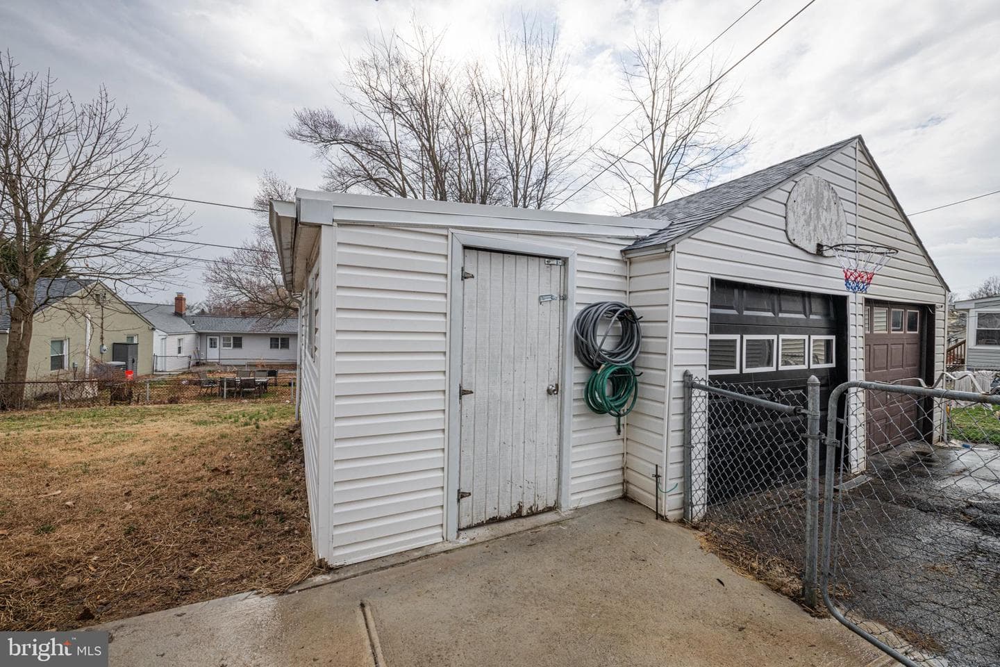 2015 Dutton Mill Road photo 32