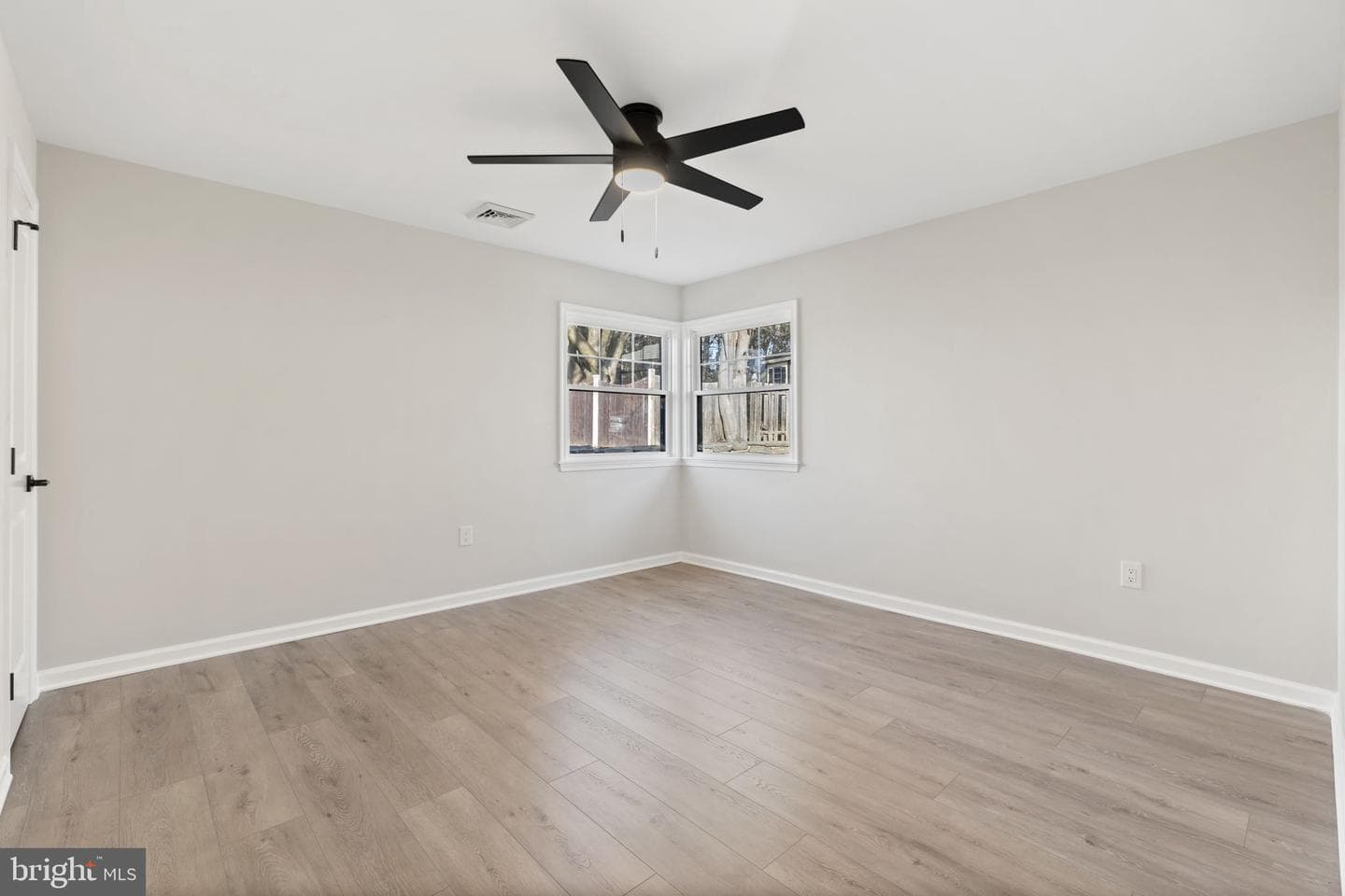 499 Collins Drive photo 57