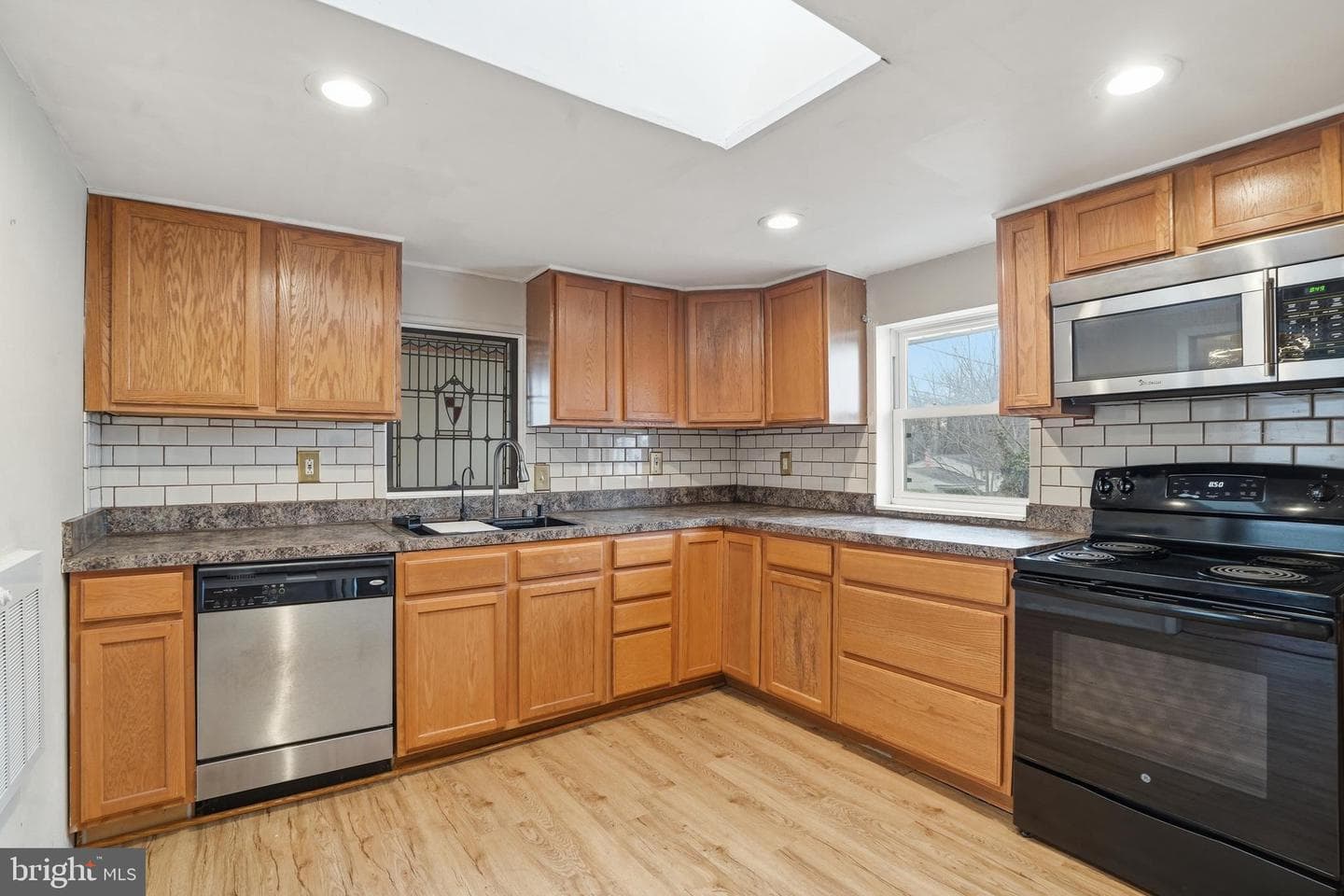 2502 Williams Ave photo 16